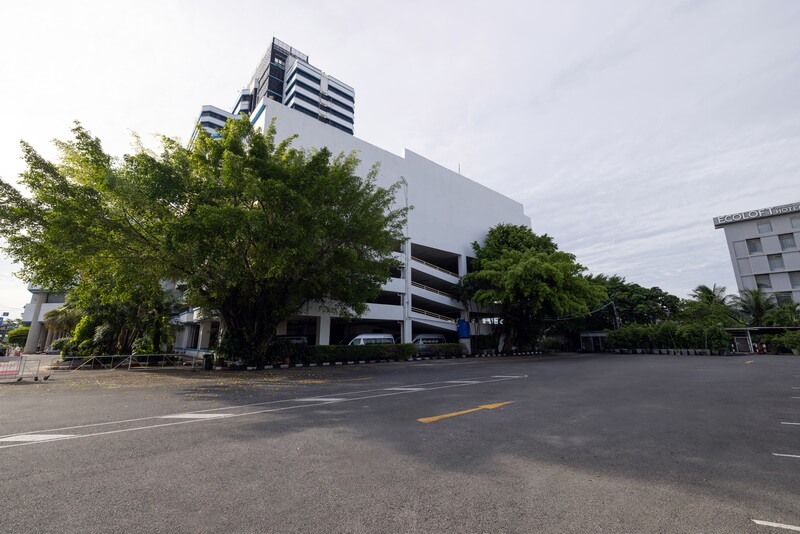 Indoor & Outdoor Parking 3